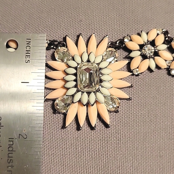 Amitra Singh pink  floral bib necklace - Picture 6 of 6